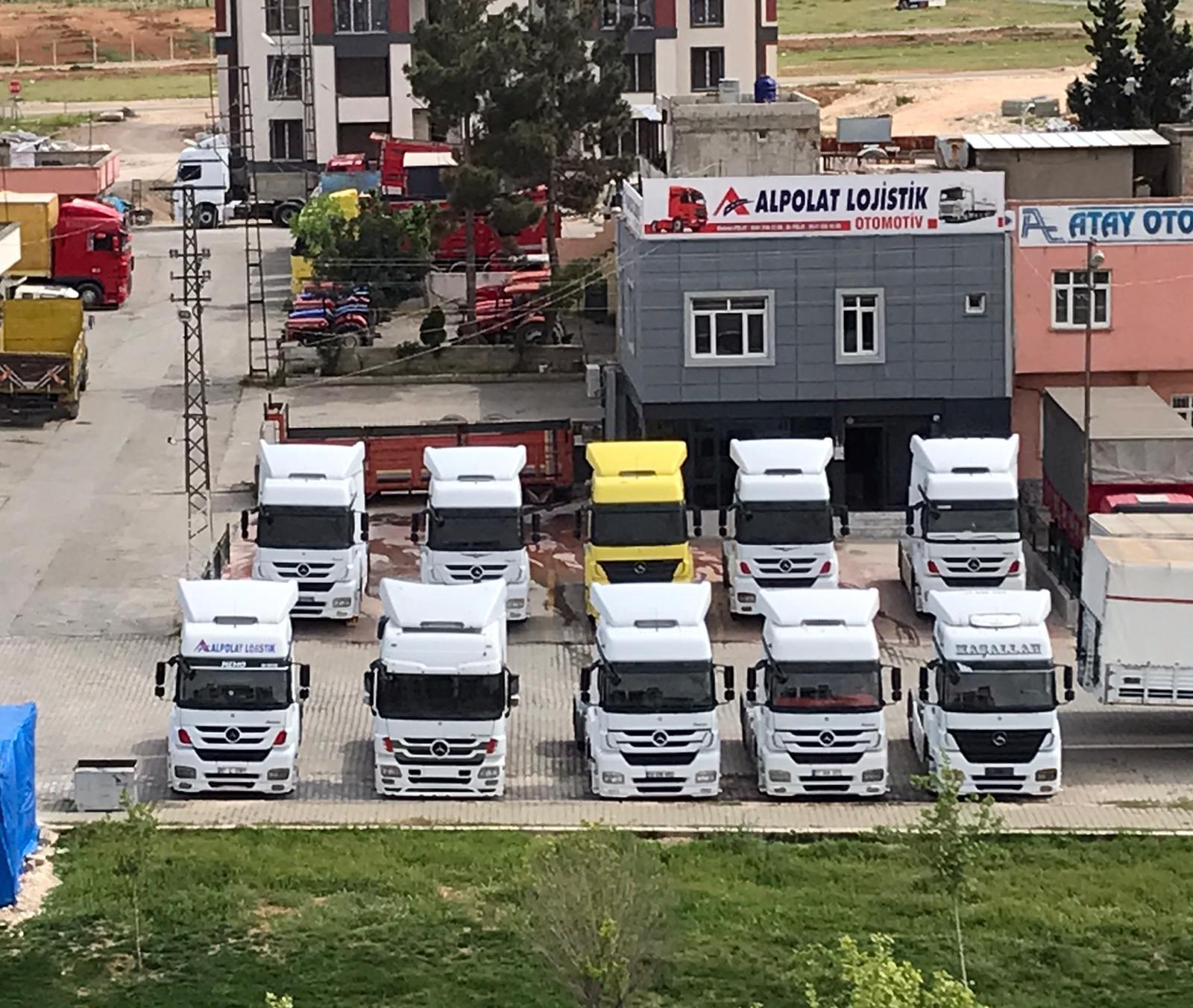 Depo onunde lojistik araclar